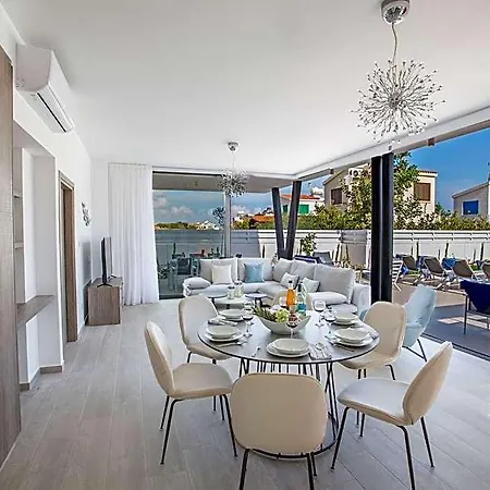Hotel Cr5 Protaras