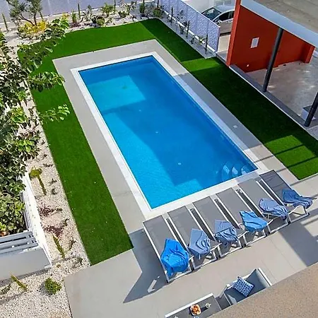 Cr5 Hotel